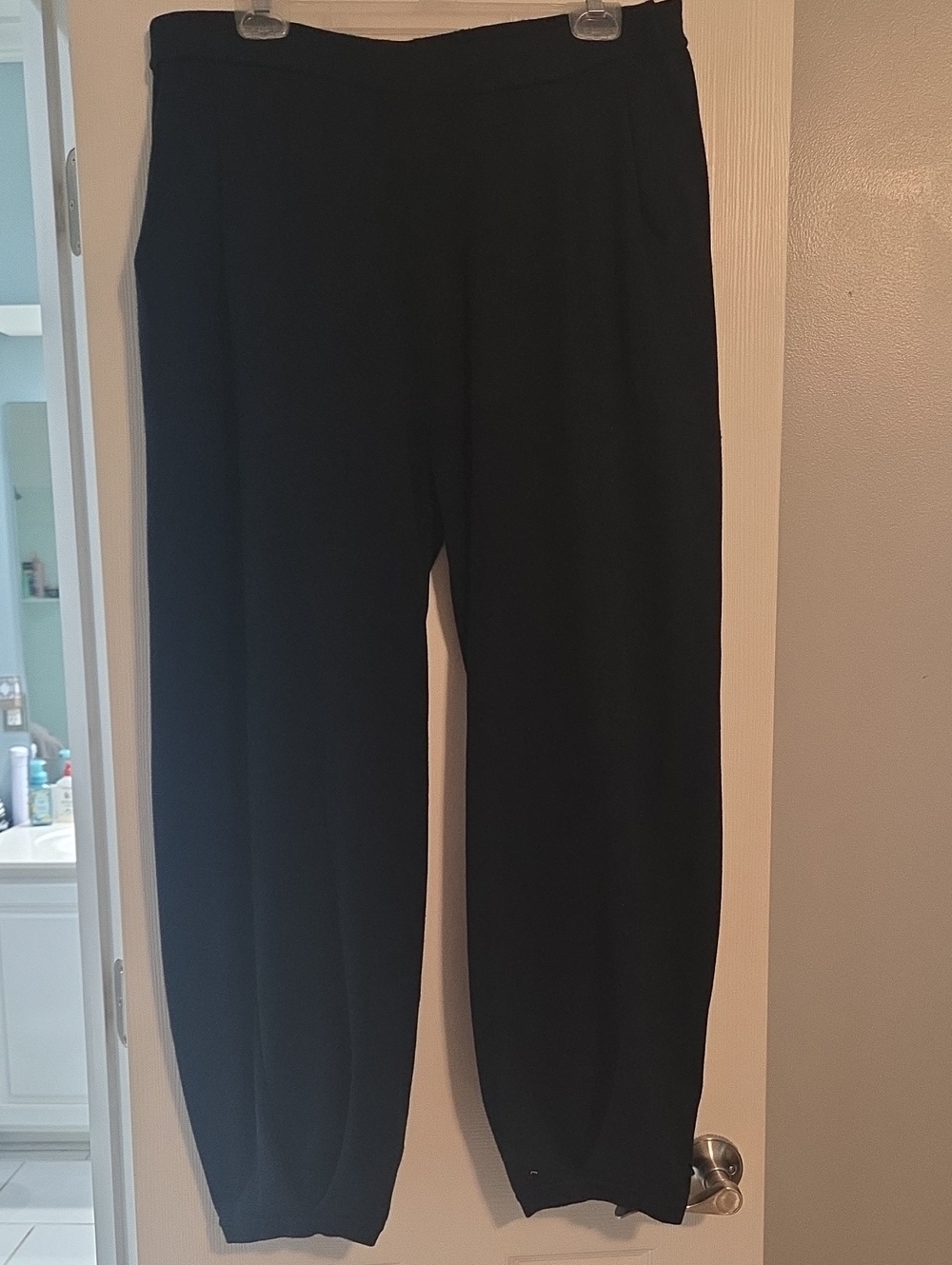 Black Women's Relaxed Tapered Pants